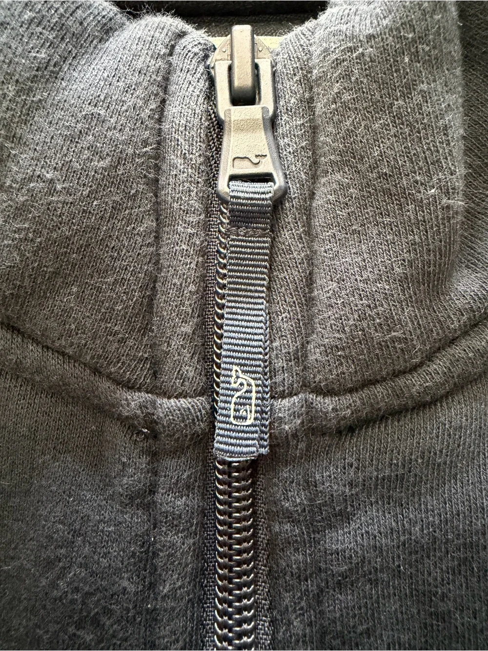 Vineyard Vines Kid’s Quarter Zip Size L - Picture 6 of 11